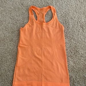 Lulu fitted tank